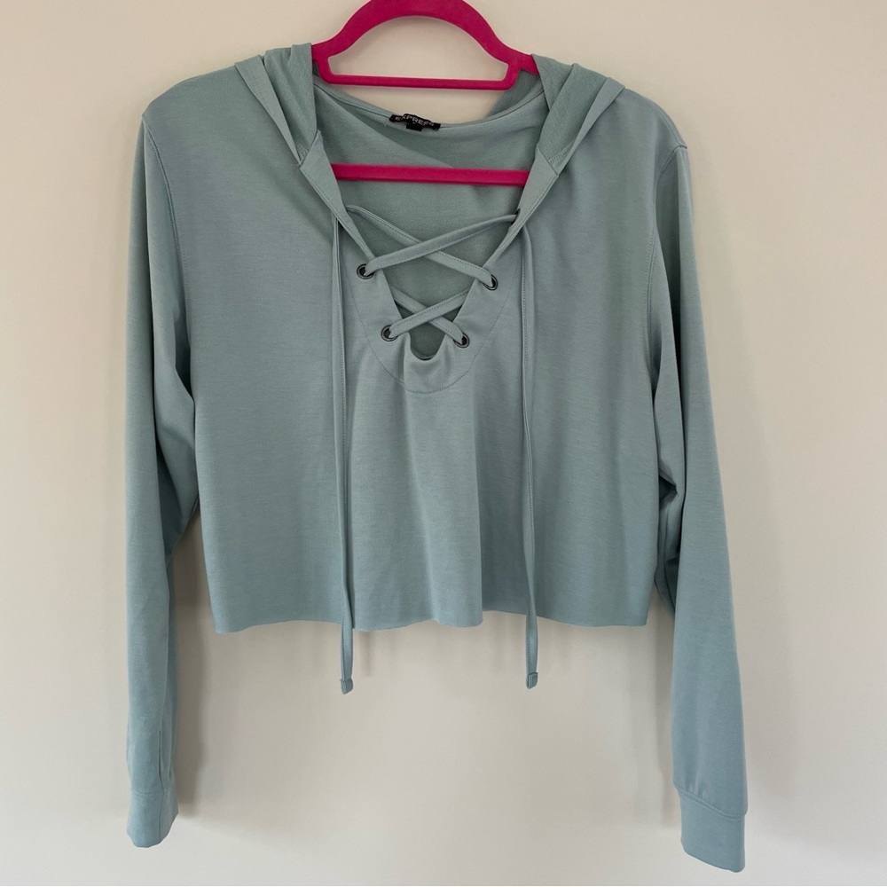 Express Criss Cross Hooded Crop Top